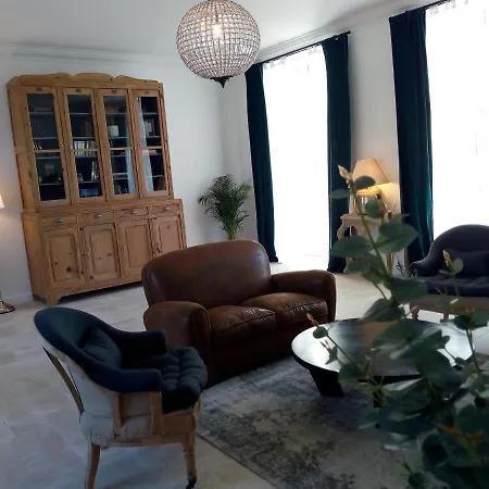 Chateau De La Voirie - D'hotes Bed & Breakfast