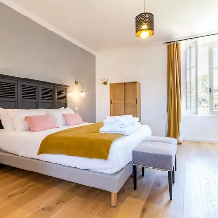 Chateau De La Voirie - D'hotes Bed & Breakfast *