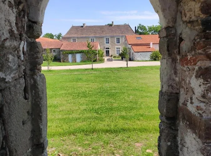 Chateau De La Voirie - D'hotes Bed and breakfast Frossay